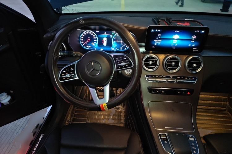 奔驰GLC 2020款 改款 GLC 300 L 4MATIC 动感型中控内饰13