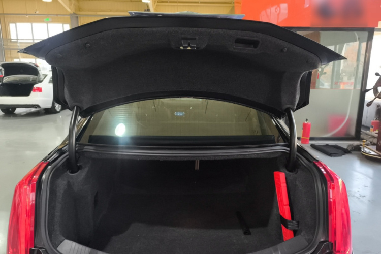 凯迪拉克XTS 2014款 28T 舒适型机舱底盘23