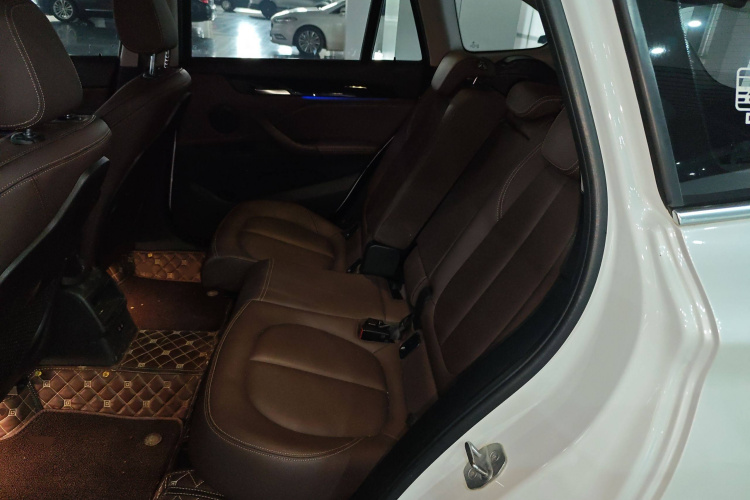 宝马X1 2020款 sDrive20Li 时尚型中控内饰7008