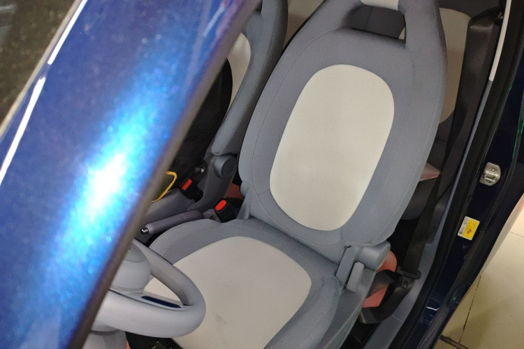 奔腾小马 2025款 222km 闪电马中控内饰19