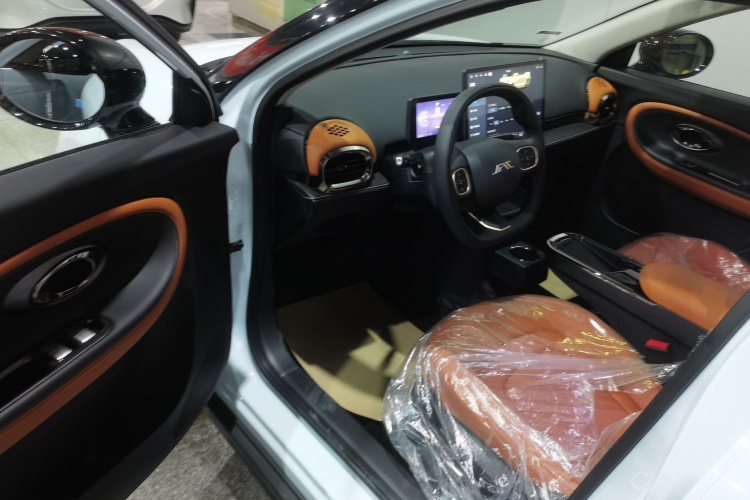 江淮钇为 钇为3 2025款 330km 潮悦版中控内饰7003