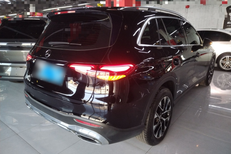 奔驰GLC 2023款 改款 GLC 260 L 4MATIC 动感型 5座车身外观7