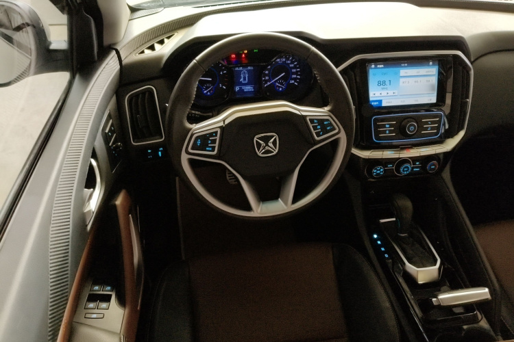 江铃 驭胜S350 2017款 2.0T 自动两驱柴油豪华版5座局部细节13