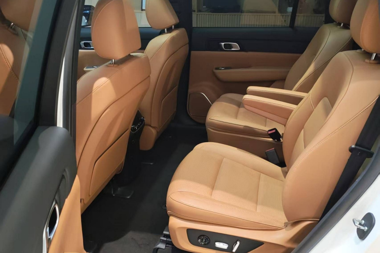 理想汽车 理想ONE 2021款 增程6座版中控内饰7001