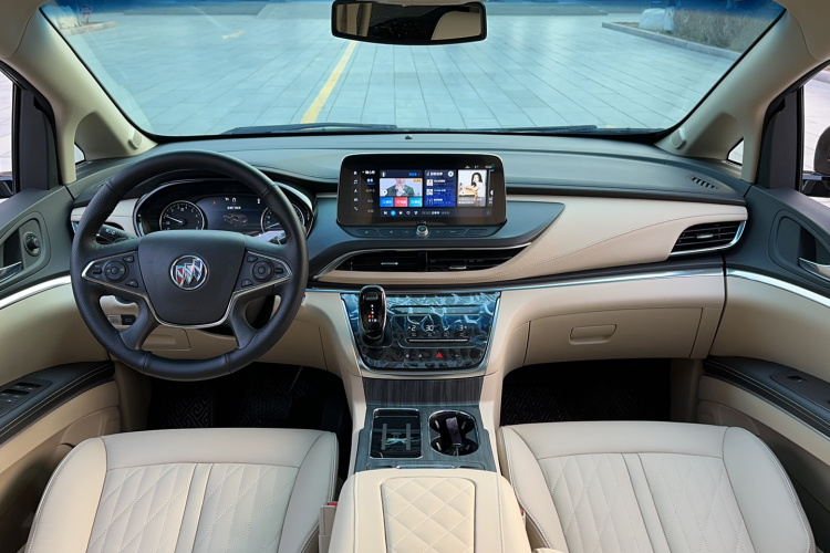 别克GL8 2023款 改款 陆上公务舱 豪华型中控内饰7010