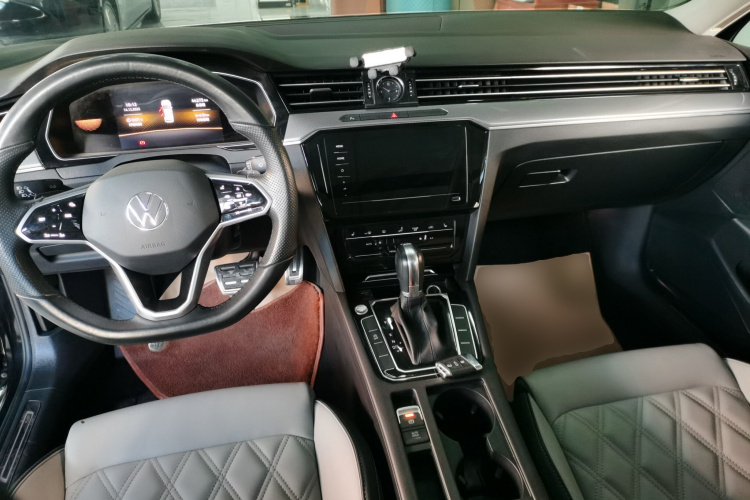 大众 迈腾 2023款 200万辆纪念版 330TSI DSG领先型中控内饰12