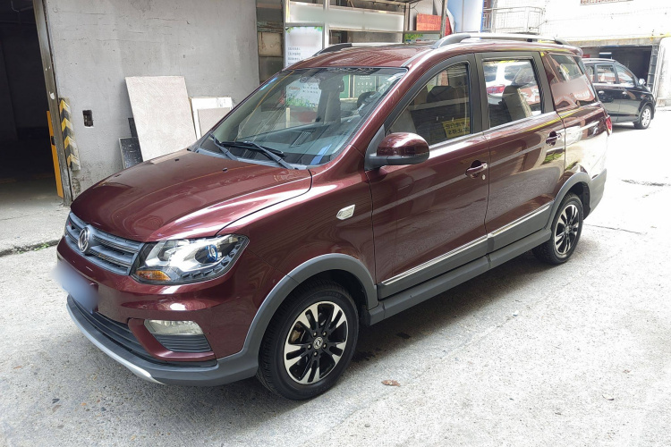 东风风光 风光370 2018款 S370 1.5L CVT豪华型 5座车身外观1