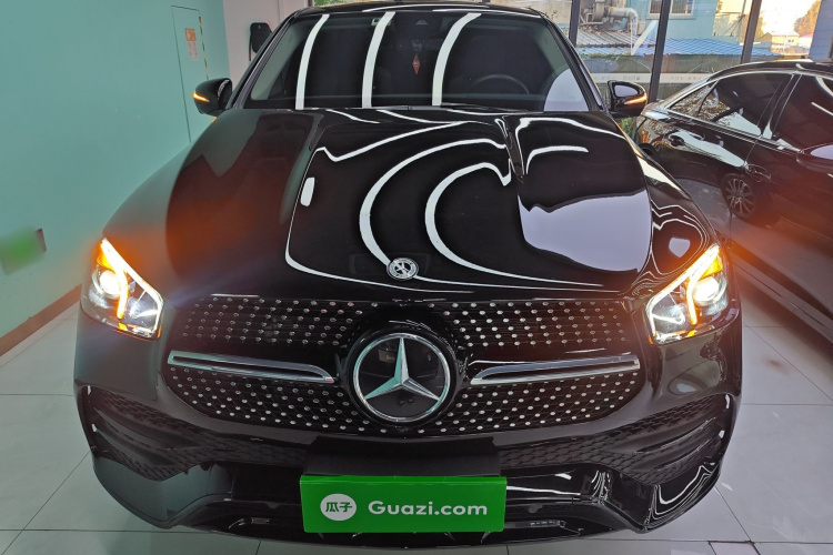 奔驰GLE 2023款 GLE 350 4MATIC 轿跑SUV 豪华型车身外观2