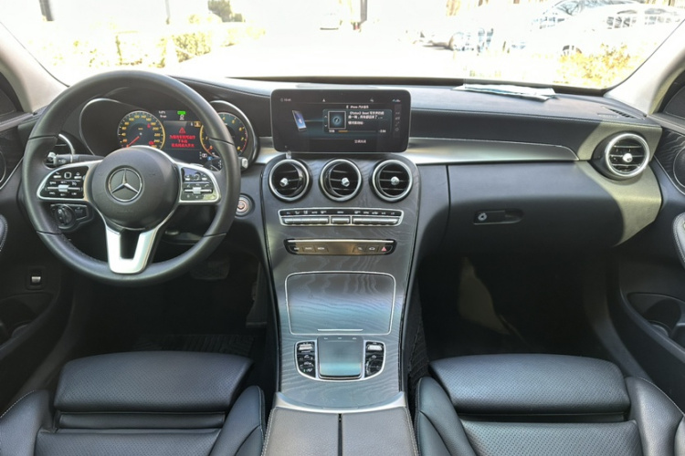 奔驰C级 2019款 改款 C 260 L 运动版中控内饰7001