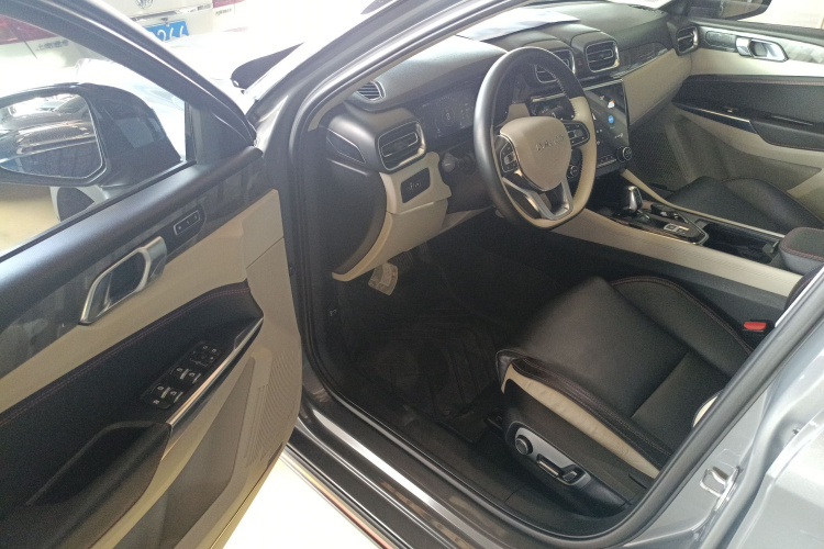 领克02 2018款 1.5T DCT两驱耀Pro版 国V中控内饰20