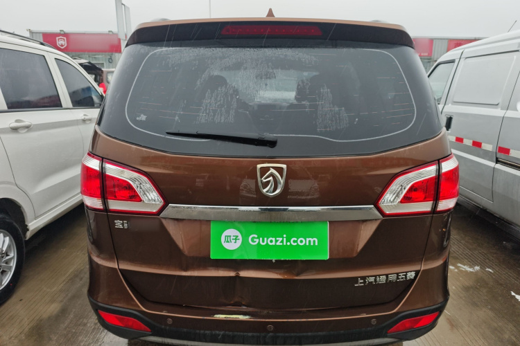 宝骏730 2014款 1.5L 手动豪华型 7座车身外观6