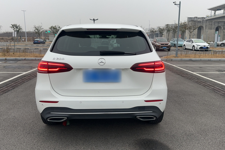 奔驰B级 2021款 B 200 动感型车身外观6005
