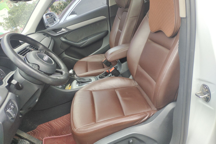 奥迪Q3 2015款 35 TFSI 进取型中控内饰19