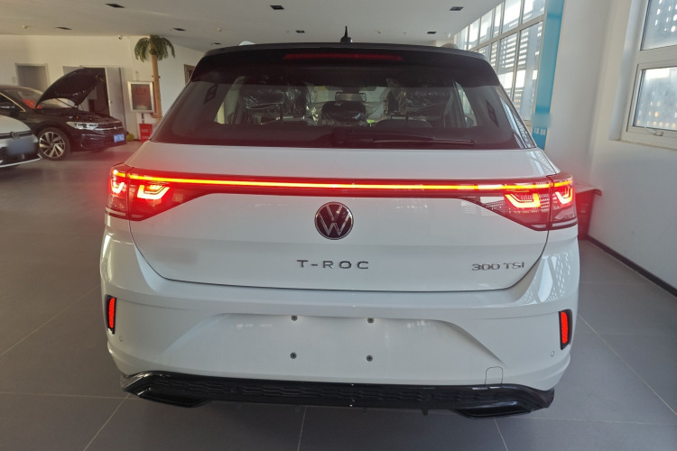大众 T-ROC探歌 2025款 改款二 300TSI DSG两驱星光版车身外观6