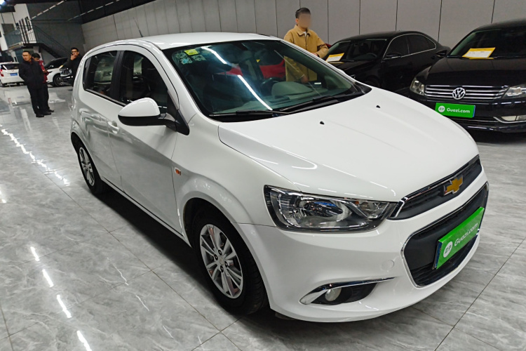 雪佛兰 爱唯欧 2014款 两厢 1.4SE AT 畅悠版车身外观3