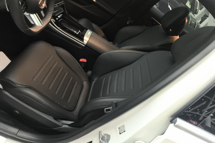 奔驰C级 2022款 C 200 L 运动版局部细节19