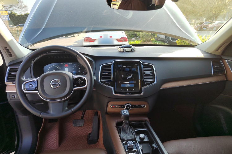 沃尔沃XC90 2020款 T6 智逸豪华版 7座中控内饰12