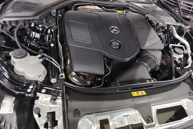 奔驰E级 2024款 E 260 L局部细节24