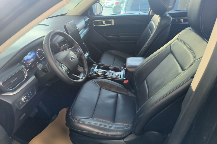 福特 探险者 2020款 EcoBoost 285 四驱风尚版 6座中控内饰19