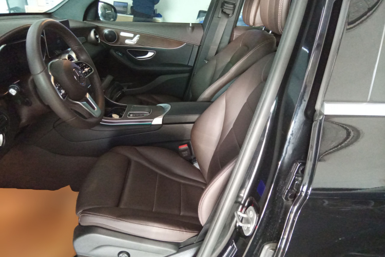 奔驰GLC 2022款 改款二 GLC 260 L 4MATIC 豪华型中控内饰19