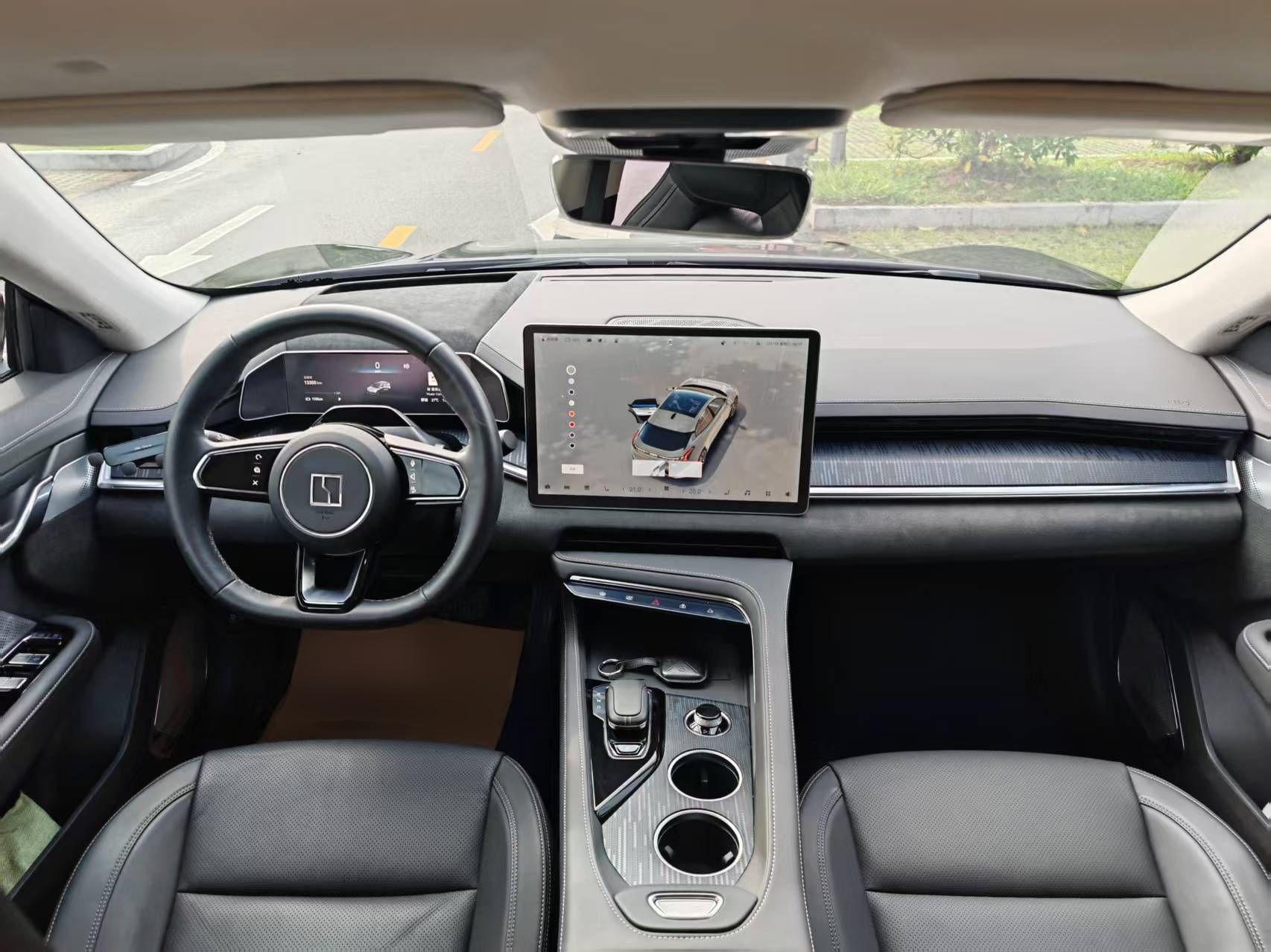 极氪001 2022款 长续航双电机 WE版