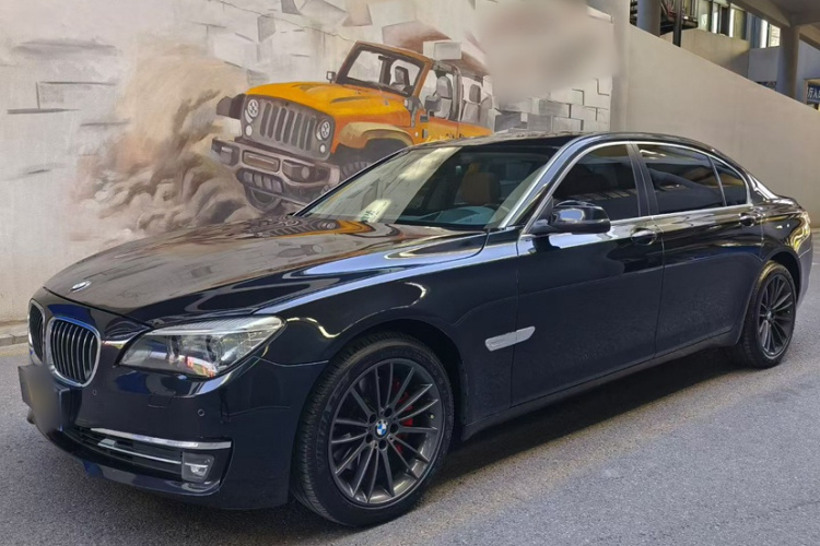 宝马7系 2014款 730Li 臻享型车身外观6004