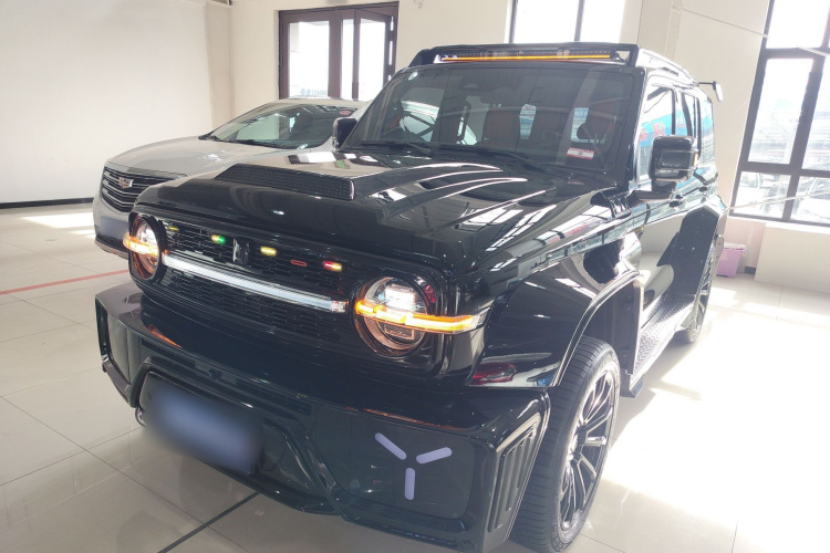 超境汽车 共创坦克300 2023款 2.0T 赛博骑士车身外观1