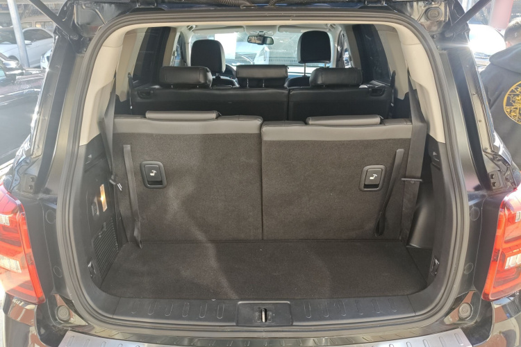 广汽传祺 传祺GS8 2017款 320T 两驱豪华智联版（七座）机舱底盘23