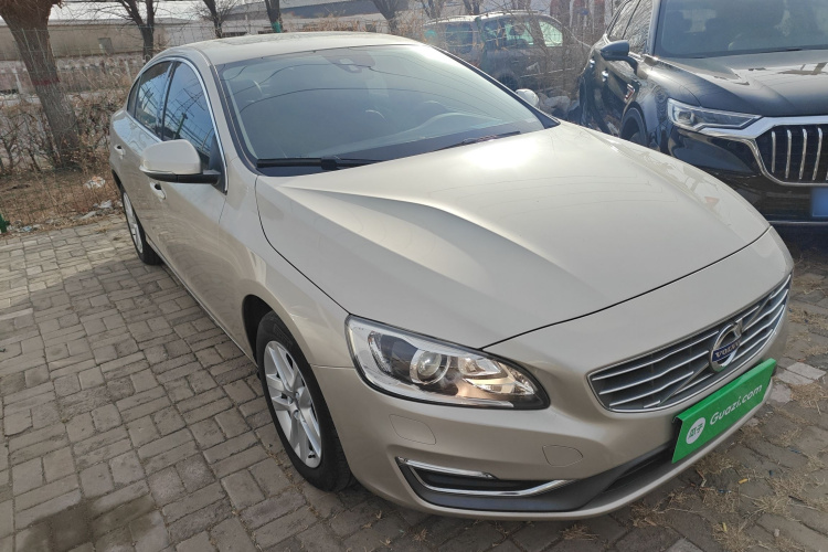 沃尔沃S60 2018款 S60L T3 智进版车身外观6002