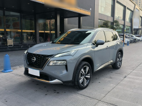 日产 奇骏 2023款 e-POWER 超混双电机四驱至尊版