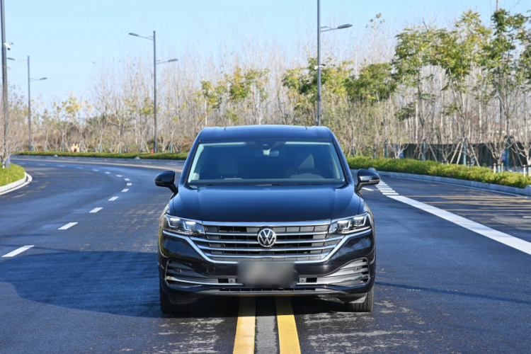 大众 威然 2023款 改款 380TSI 尊驰版车身外观6009