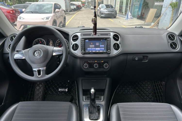 大众 途观 2013款 1.8TSI 自动两驱风尚版中控内饰7001