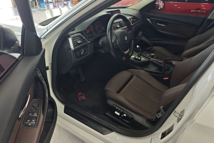 宝马3系 2018款 320Li 时尚型中控内饰20