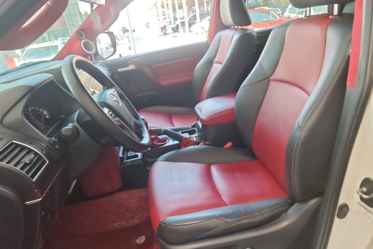 丰田 普拉多 2019款 3.5L 自动TX-L尊享版后挂备胎局部细节19