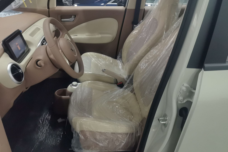 五菱汽车 宏光MINIEV 2025款 四门版 进阶款中控内饰19