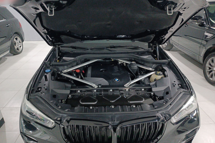 宝马X5(进口) 2020款 xDrive30i M运动套装机舱底盘24