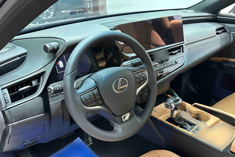 雷克萨斯ES 2022款 200 卓越版中控内饰7006