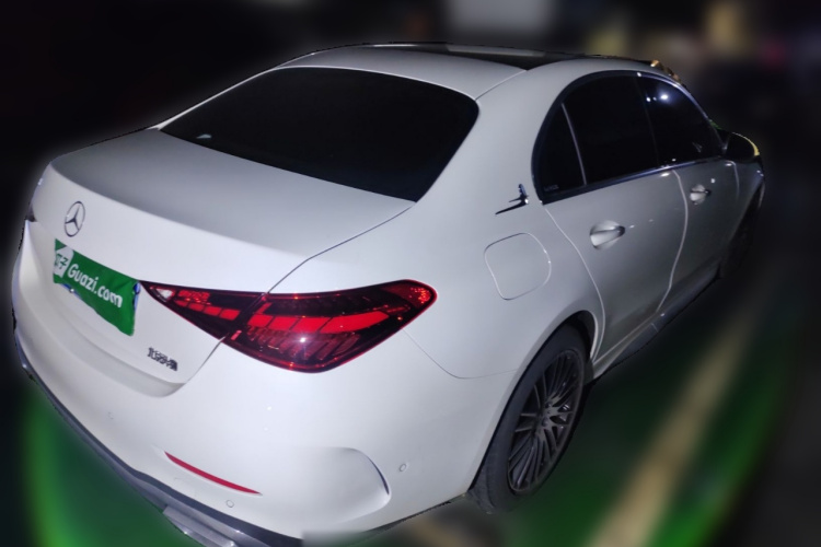 奔驰C级 2024款 改款二 C 260 L 运动版车身外观7