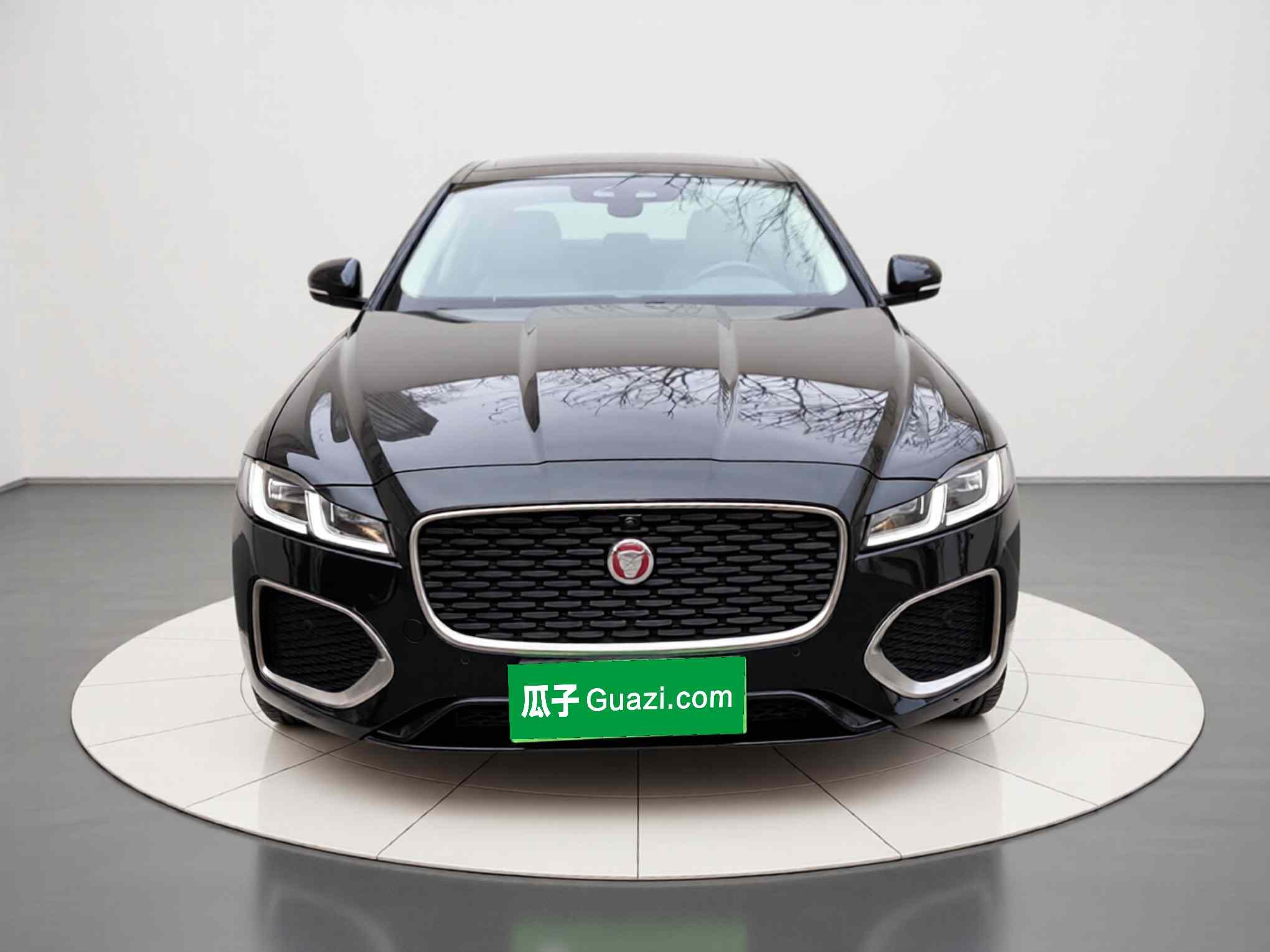 捷豹XFL 2024款 2.0T P250 两驱尊享豪华版(2)