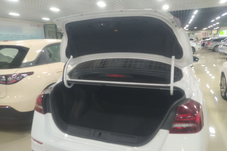 吉利汽车 帝豪 2021款 UP 1.5L CVT豪华型机舱底盘23