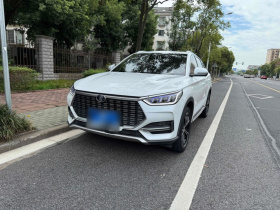 比亚迪 宋PLUS 2020款 1.5T 自动旗舰型