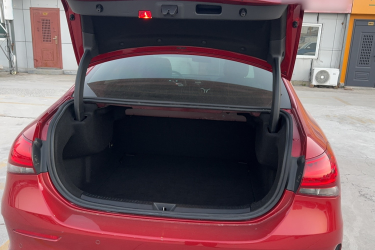 奔驰A级 2019款 A 180 L 运动轿车局部细节23