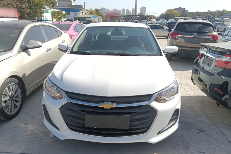 雪佛兰 科沃兹 2020款 325T 自动欣悦版车身外观2