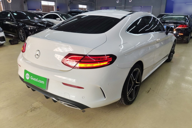 奔驰C级(进口) 2019款 C 260 轿跑车车身外观7