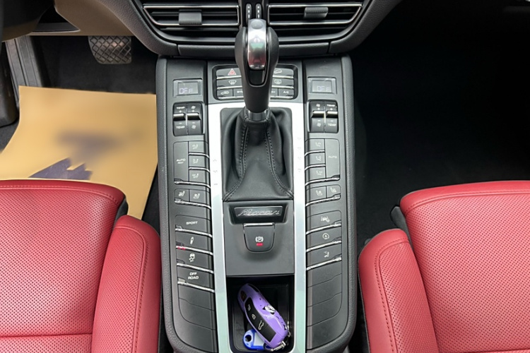 保时捷 2021款 Macan 2.0T中控内饰7005