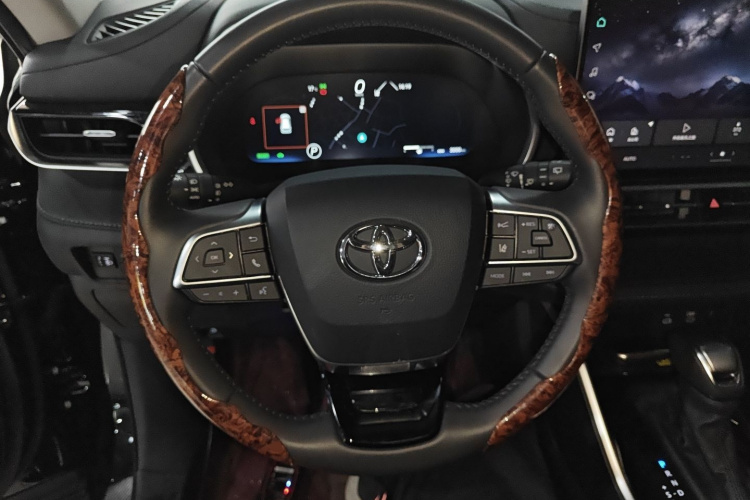 丰田 汉兰达 2026款 2.5L智能电混双擎两驱精英版 5座局部细节13