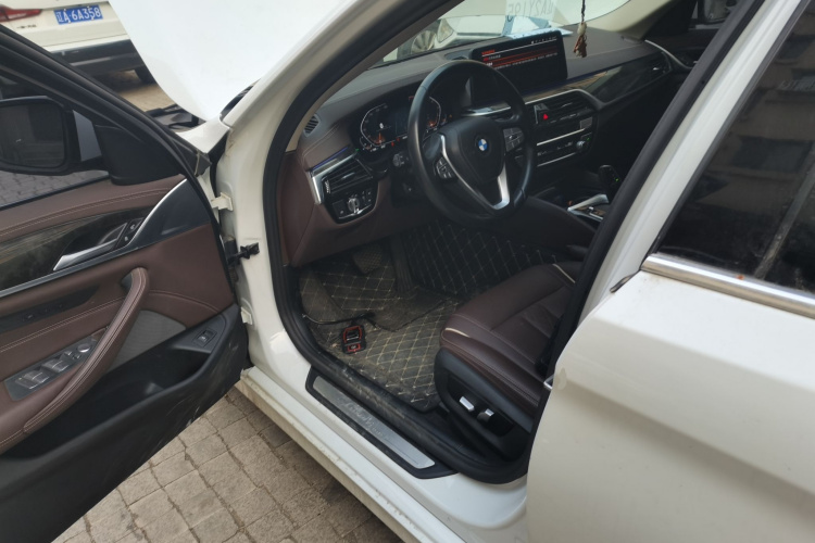 宝马5系 2021款 525Li 豪华套装局部细节19