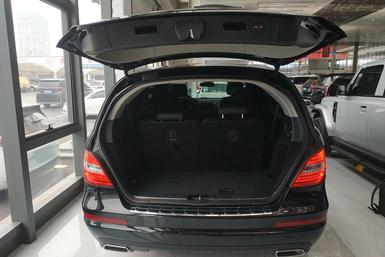 奔驰R级 2017款 R 320 4MATIC 商务型臻藏版局部细节23