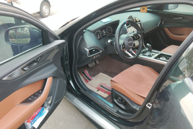 捷豹XEL 2023款 2.0T 250PS R-DYNAMIC S进取运动版中控内饰20