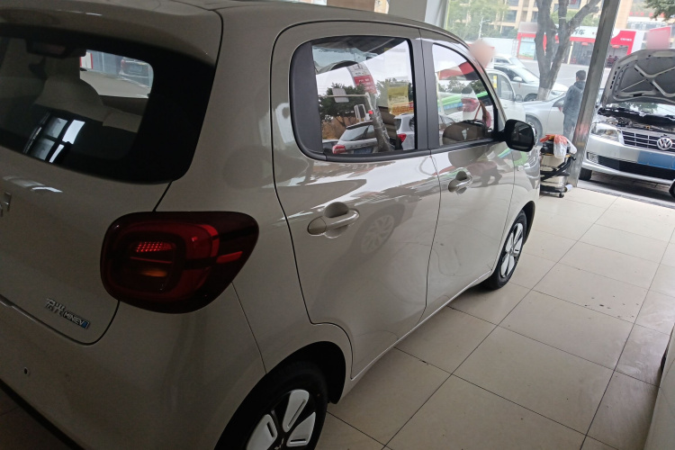 五菱汽车 宏光MINIEV 2025款 四门版 进阶款车身外观7